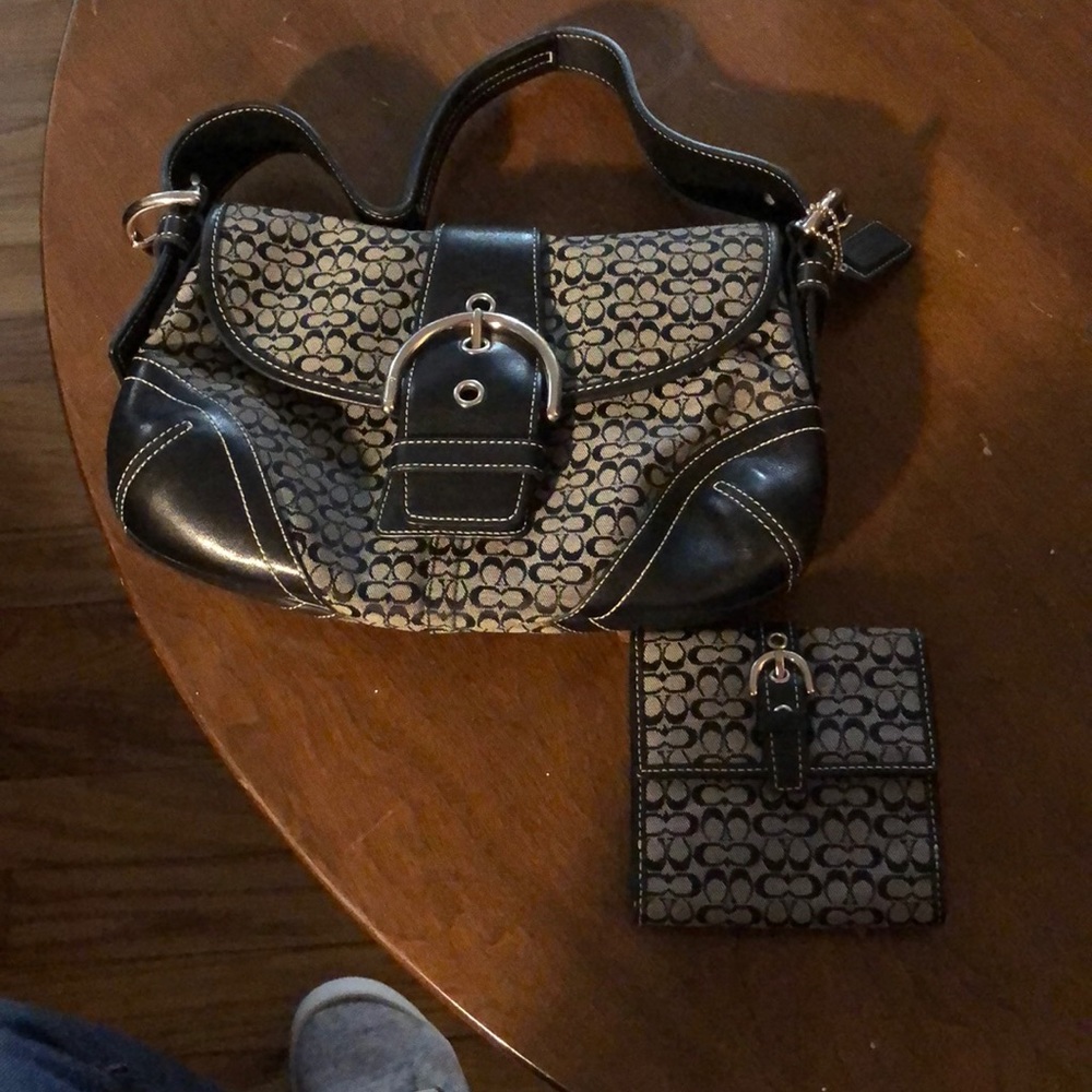 Coach signature purse and wallet